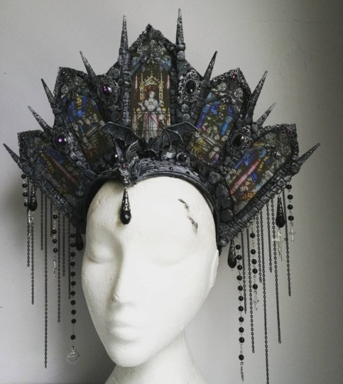 sosuperawesome:Crowns and HeaddressesHysteria Machine on EtsySee our #Etsy or #Gothic tags