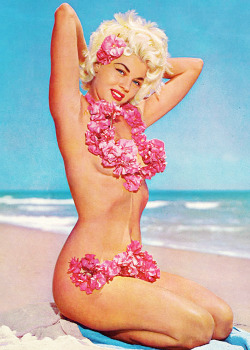 vintagegal:  Maria Stinger photographed by Bunny Yeager, Florida c. 1950s 