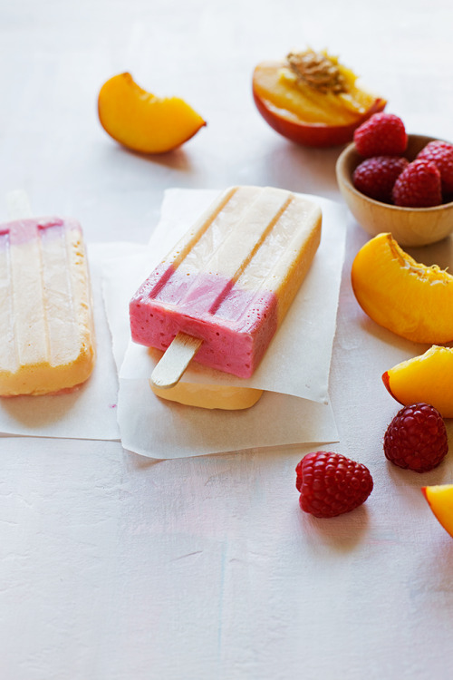 guardians-of-the-food: Nectarine Raspberry Frozen Yogurt Pops