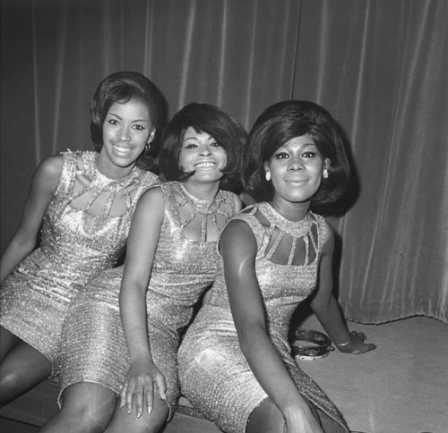 twixnmix: The Marvelettes in London, June 1965.