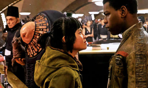 dailykellymarie:October issue of Empire Magazine gives us a quick look at our favourite heroes, the 
