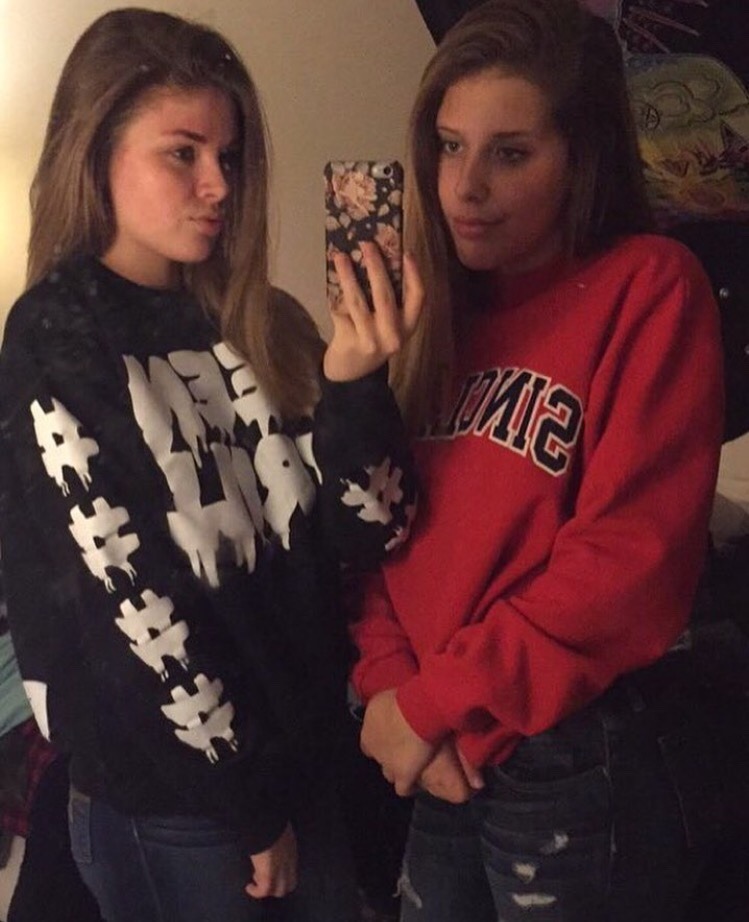wiseheroshepherdranch:  just-forthebros:  Nudes from both of these sluts 😍😏