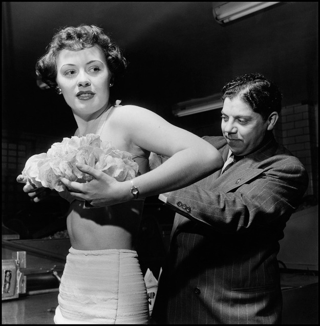 And now, here’s a woman in a potato chip bra
From the National Potato Chip Institute convention of 1948.
Via