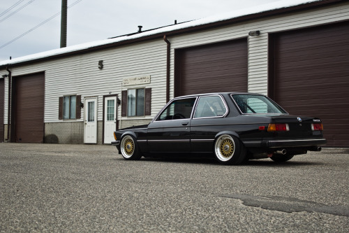 hakunamiata:  iamcharlesscott:  Some progress shots. Still a lot of work to do, but I drove her around a bit the other day.  those triple webers just have to sound heavenly.