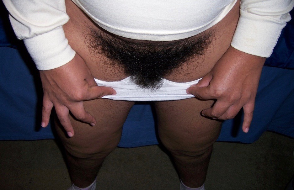 naturalhairyamateurs:I told you I don’t shave…. This is my bush!
