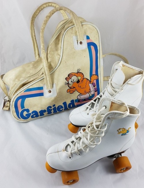 ebaygarf:  Vintage Garfield White Roller Boots And Carry Case 1978  