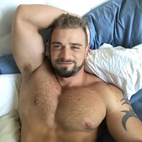 bigmalepecs: Aaron Burgart (@aaron_says_what)