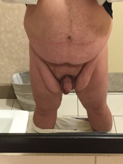 chubstermike:  chaserblack1:  Meu tio   MMmm yummy looking Chub cock right there..