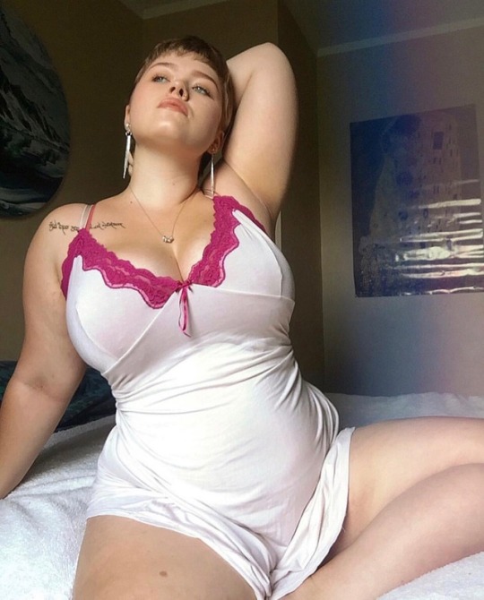 bbworship:  Kayleigh J 