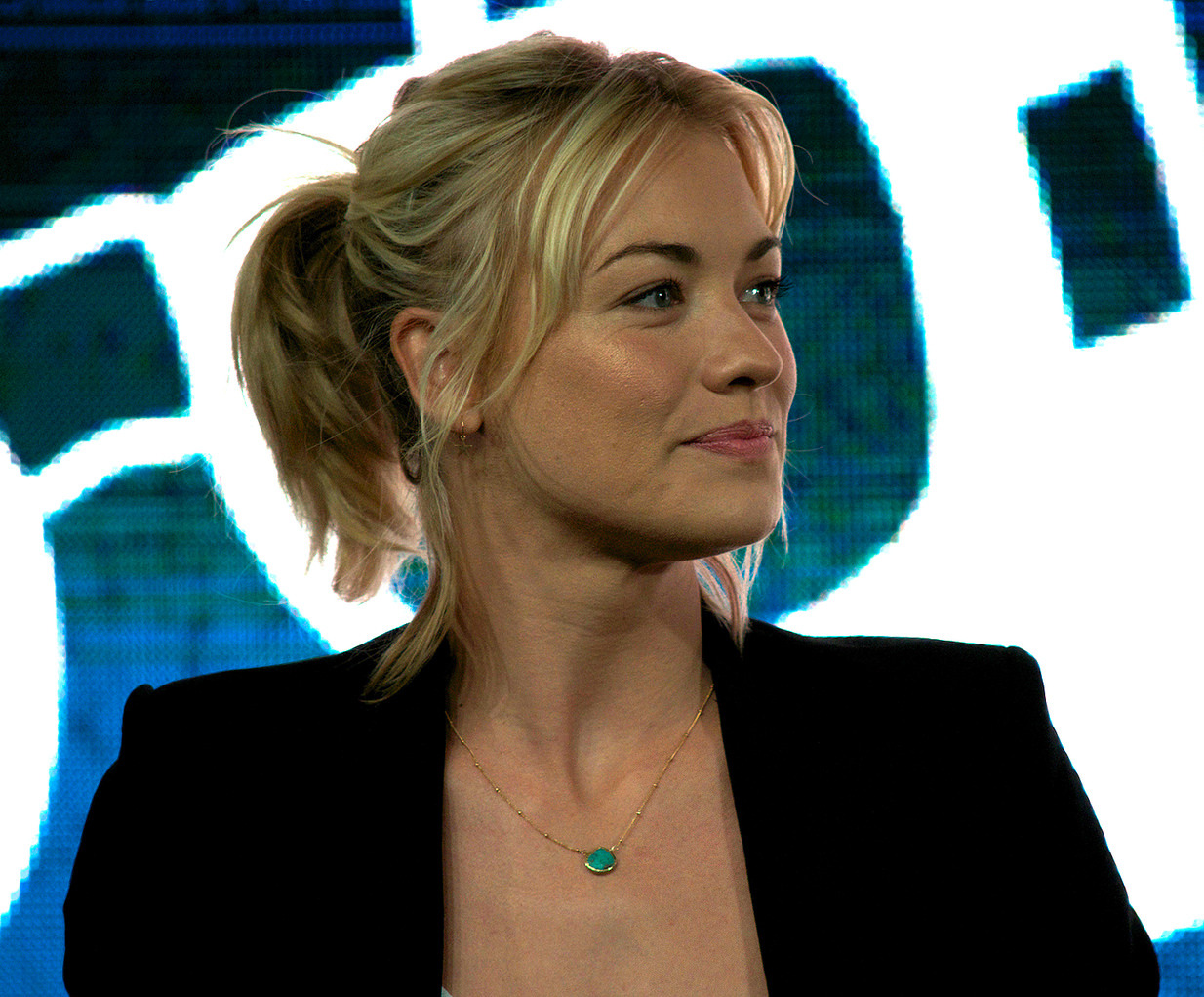 Some Yvonne Strahovski - Yvonne Strahovski