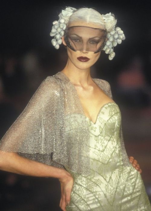 lelaid:Shirley Mallmann at Givenchy Haute Couture by Alexander McQueen F/W 1997