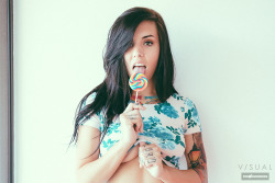 vanstyles:  Jordan and her lollipop 