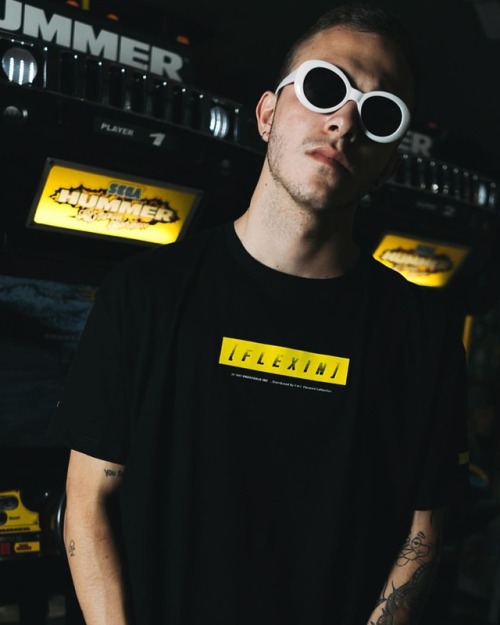 undergold t shirt
