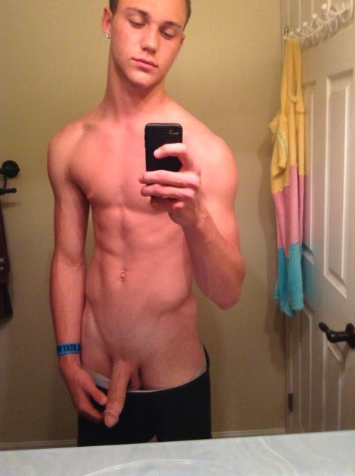 str8boyscatfished: More Straight Boys Here