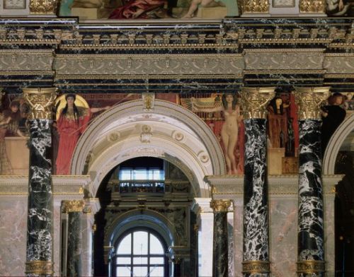 grandegyptianmuseum:Interior of the Kunsthistorisches Museum, Vienna, detail depicting archway and t