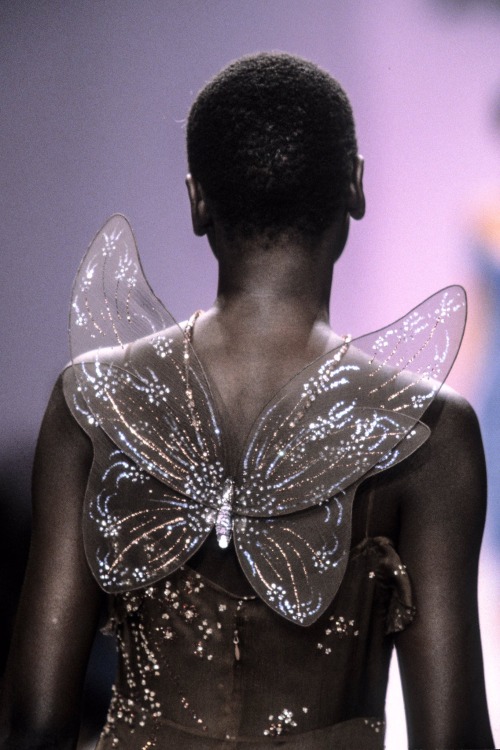 avina:  alek wek for anna sui ss 1997