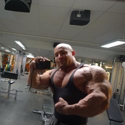 whitepapermuscle:  Karl Andersson / Carlito XXXL