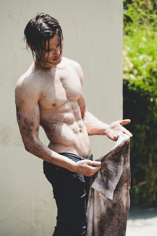 completelyfine:  Sizzlin’! http://completelyfine.tumblr.com