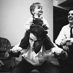 jacquesdemys:  Montgomery Clift playing with Flip McCarthy, 1949. Photographed by