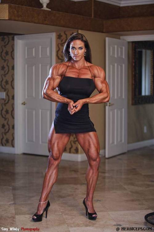 jaypiejay:Ripped to perfection - Theresa Ivancik Yes.