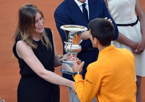 Djokovic premiato al foro italico dal ministro Maria Elena Boschi