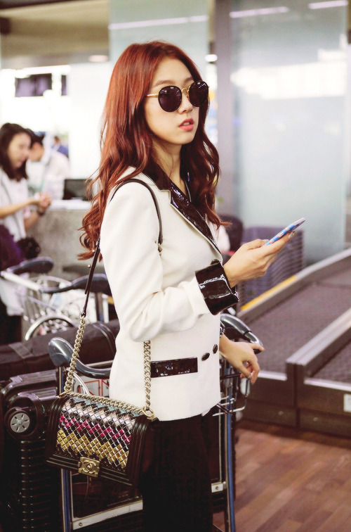 He who wishes to wear the ♛ endures its weight. — Park Shin Hye