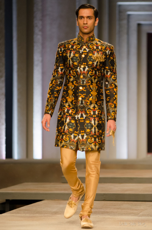 thegoddamazon:  dianarossweave:  salazarhawn:  the men’s looks from Shantanu and Nikhil India Bridal Fashion Week 2013 I do want to edit and re-work several of these looks but in general I love the over all aesthetic! Those brocade slip-ons are to Die