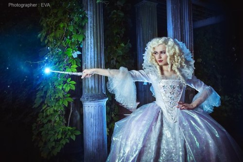 Bibbidi-bobbidi-boo!Cinderella 2015- Ella/ Fairy Godmother cosplayElla: https://www.instagram.com/tr