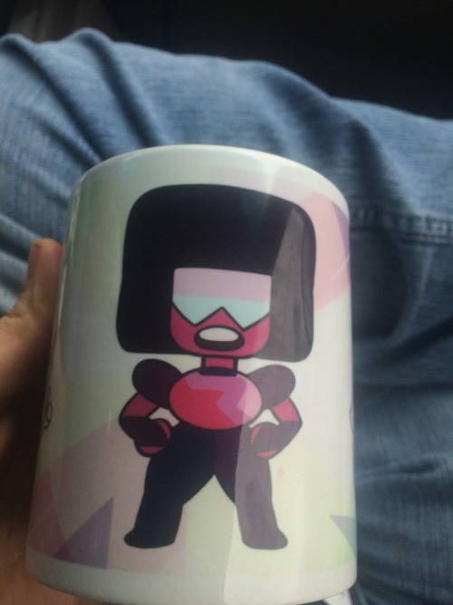 shadowfoxsilver:  Got my Steven universe mug in today~ I remember when they were first announced and always wanted one.  Apparently things can be mailed to you in a square foam box taped shut..xp  Also @jen-iii I know I’ve never talked to you or anything