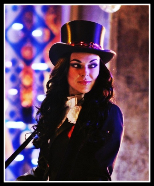 nicky-angel:The beautiful Serinda Swan as the infamous Zatanna Mistress of Magic 