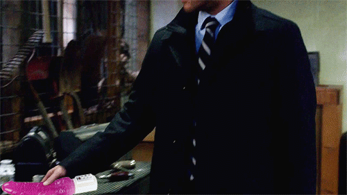 yelloweyedcrowley:  things that totally 100% happened in s9 → 14/23 