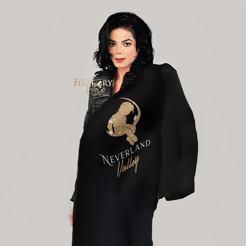 Michael with his new luxury Neverland logo. + 3K rare Dangerous pic.