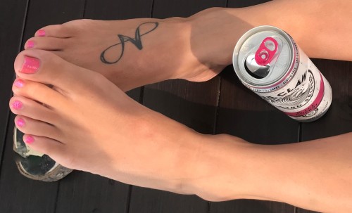 hotmilffeetforyou:  Drinking Feet