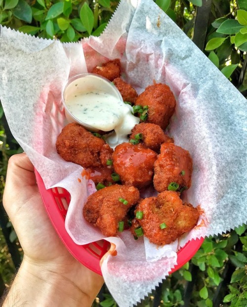 everybody-loves-to-eat - vegan buffalo wingsaka deep fried...