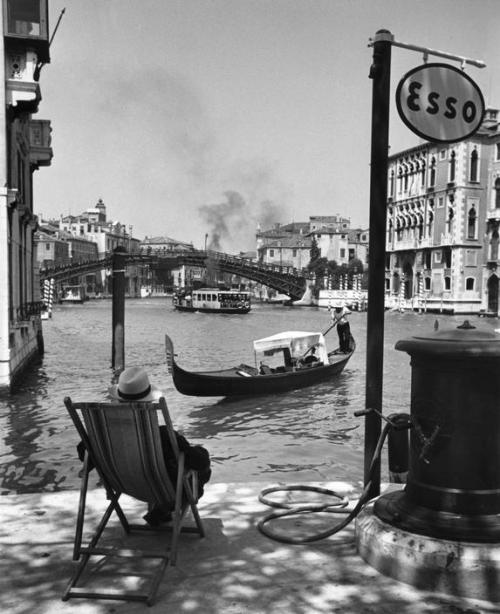 blackpicture:  David Seymour Venice (1950) 