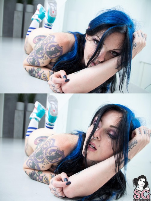 thebestsuicidegirls:  RIAE- STEP BY STEP