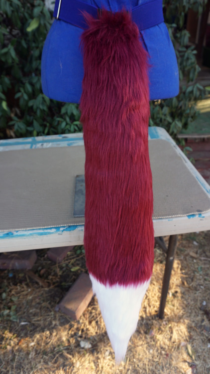  Long Fox Tails Mulberry fox tail! Similar to the crimson, but a little lighter and more purple. Thi