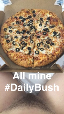 atlas778:  Dani Daniels in the house with the bush !! And pizza 