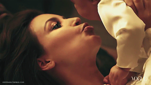thegoodthebadthetia: kimydash: Behind the Scenes - Vogue (April 2014) So frickin cute
