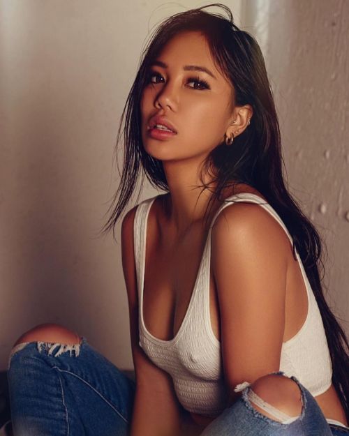 world-of-asian-beauties: @anthia.mo When you walk into the pantry &amp; realize you’re th