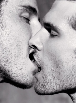 Love Kiss