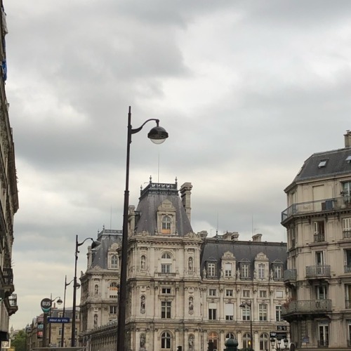 paris sous les nuages