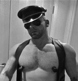 fuckyeahpecs:  Stretching the nips for his son. FuckYeahPecs | Ask me Anything | Submit a Post | PecFetish@gmail.com