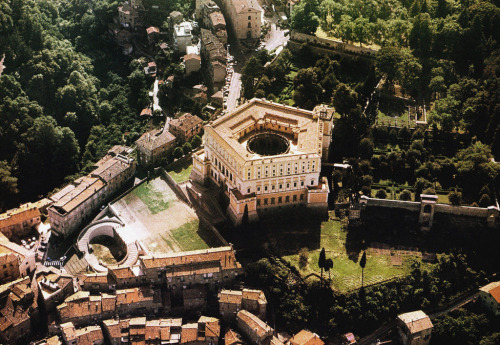 italian-landscapes:Villa Farnese, Caprarola, Lazio, ItalyArchitetto / Architect: Jacopo Barozzi, det