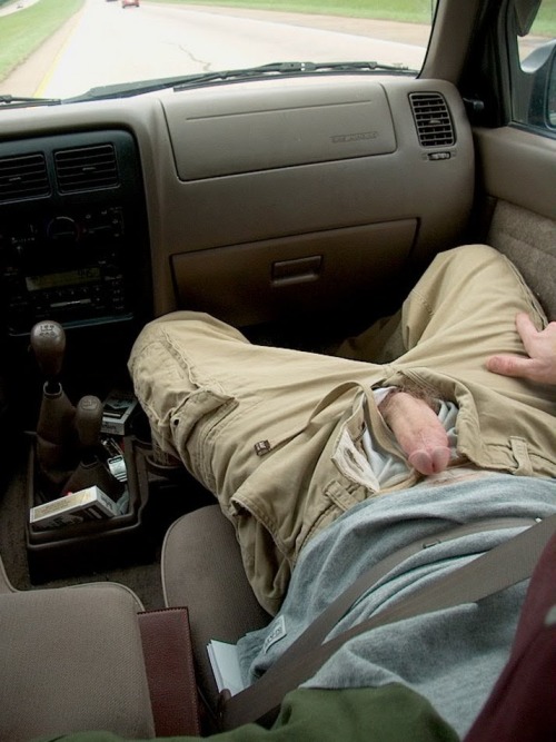 twoholesnowaiting:  trashyredneckmen:  Relaxing in the car during the ride home from Thanksgiving dinner   A trucker will enjoy looking down on that dick