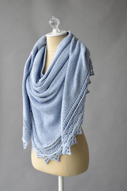 universalyarn: Free Pattern! The Soothing Shawl in Fibra Natura Papyrus cotton/silk features a calmi