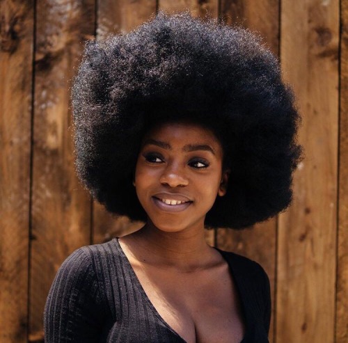blacknaturals:   ♕   atmyisolation | by   Aiden SXWKS  
