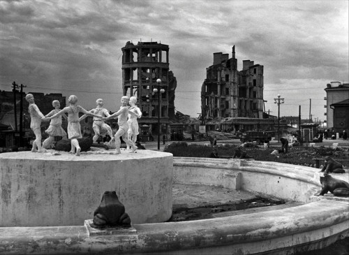 atomic-flash:USSR, Stalingrad 1947 - Photographer: Robert Capa