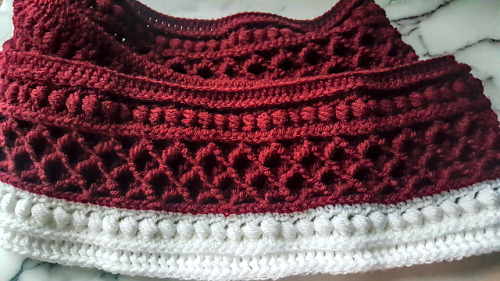 ericacrochets: Diamond Waffle Stitch Scarf/Cowl by ashsdesignsFree Crochet Pattern Here *** Vid