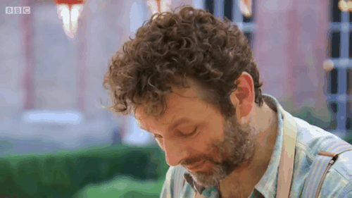 Celebrity Bake Off With Michael Sheen And His HANDS